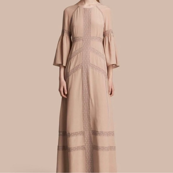 Women’s Burberry Silk Tan Long Sleeve Gown SZ: 10 - Picture 3 of 15